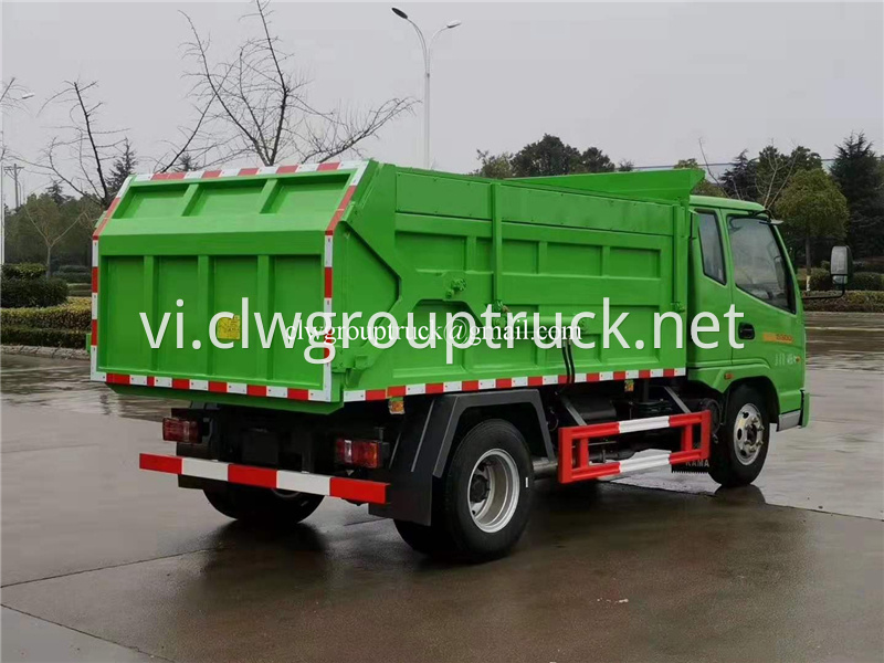 Compression Docking Refuse Collector 5